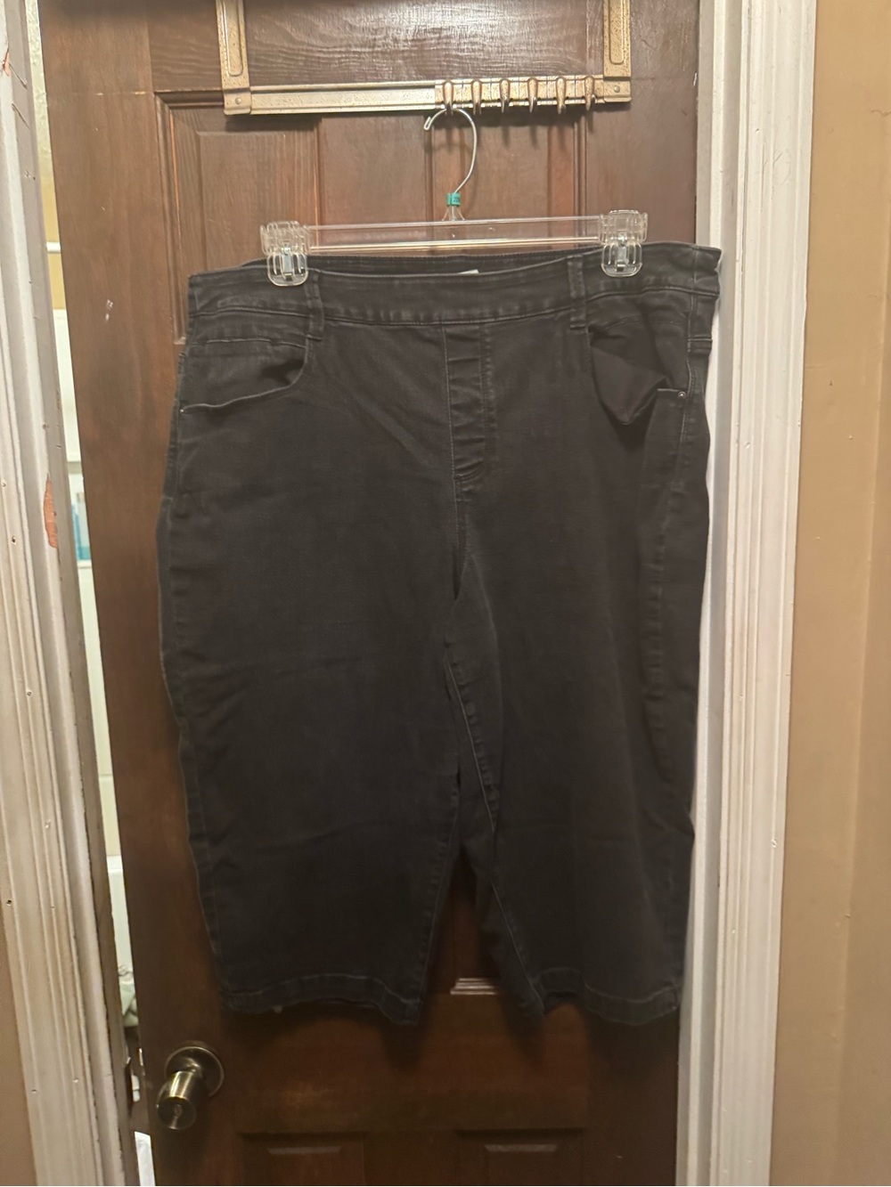 Women’s XXL Black Capris Stretch Pants